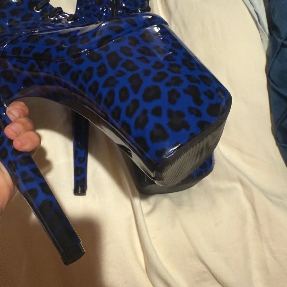 Cobalt blue leopard over the knee pole boots, size 6 - Picture 6 of 12